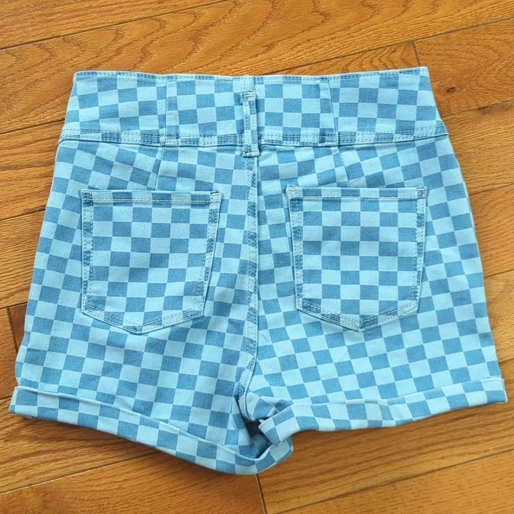 NWT No Boundaries Checkered Shorts Size 5 Casual Cuffed Dopamine